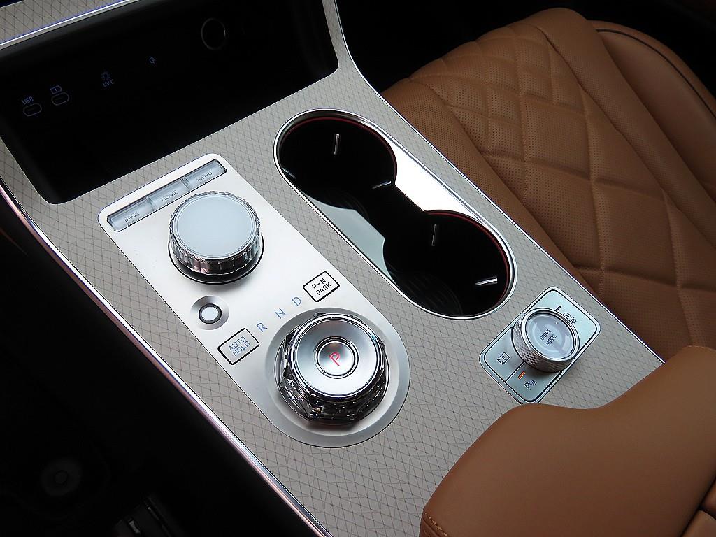 Genesis GV80 - Vista 11