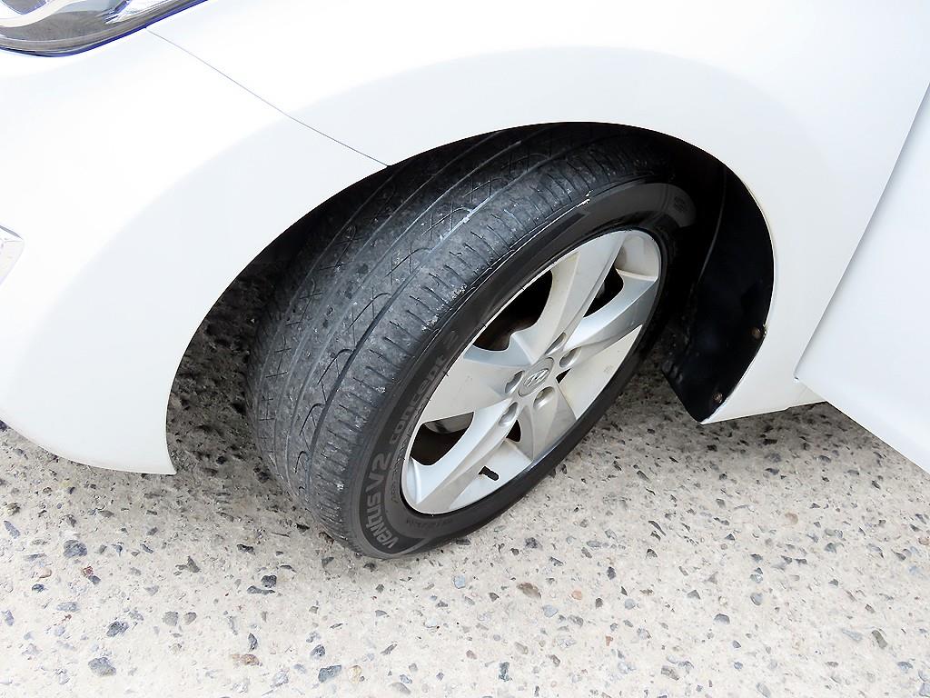 HYUNDAI Avante 2011 Blanco - Importación desde Corea - HF Imports Iquique - Foto 19