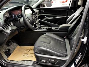 HYUNDAI Avante - Vista 10