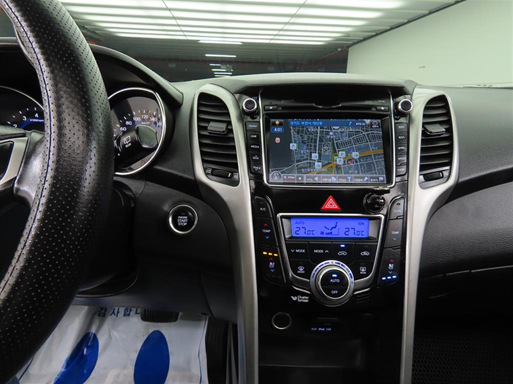 HYUNDAI i30 - Vista 10