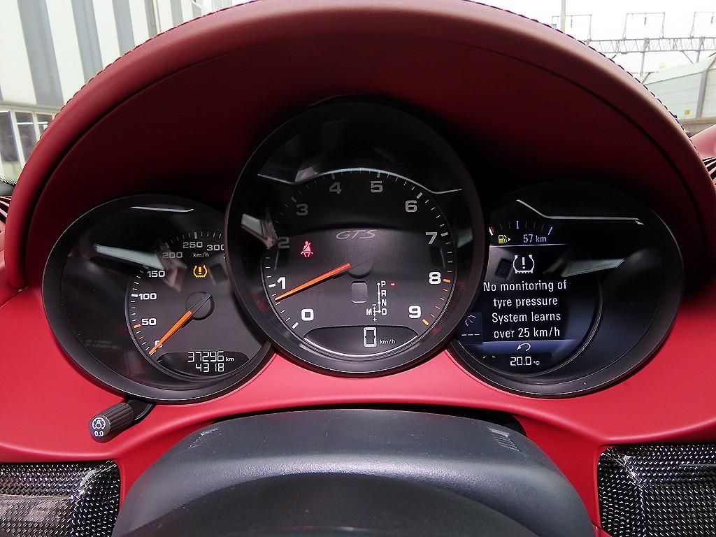 Porsche 718 - Vista 12