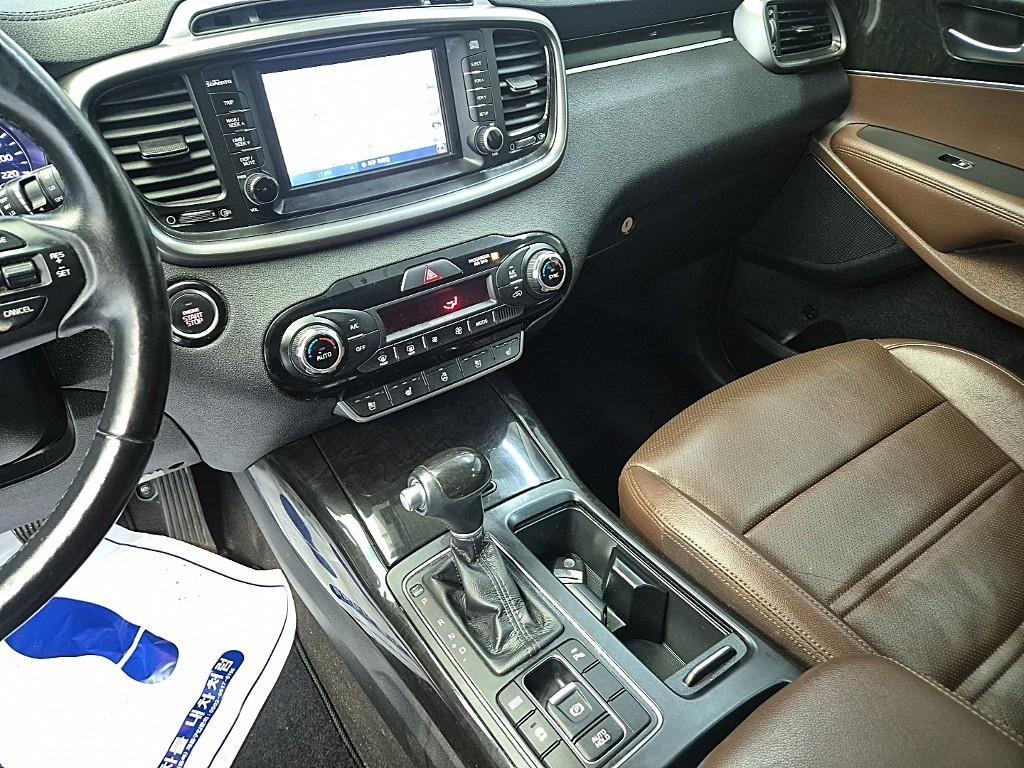 KIA Sorento - Vista 10