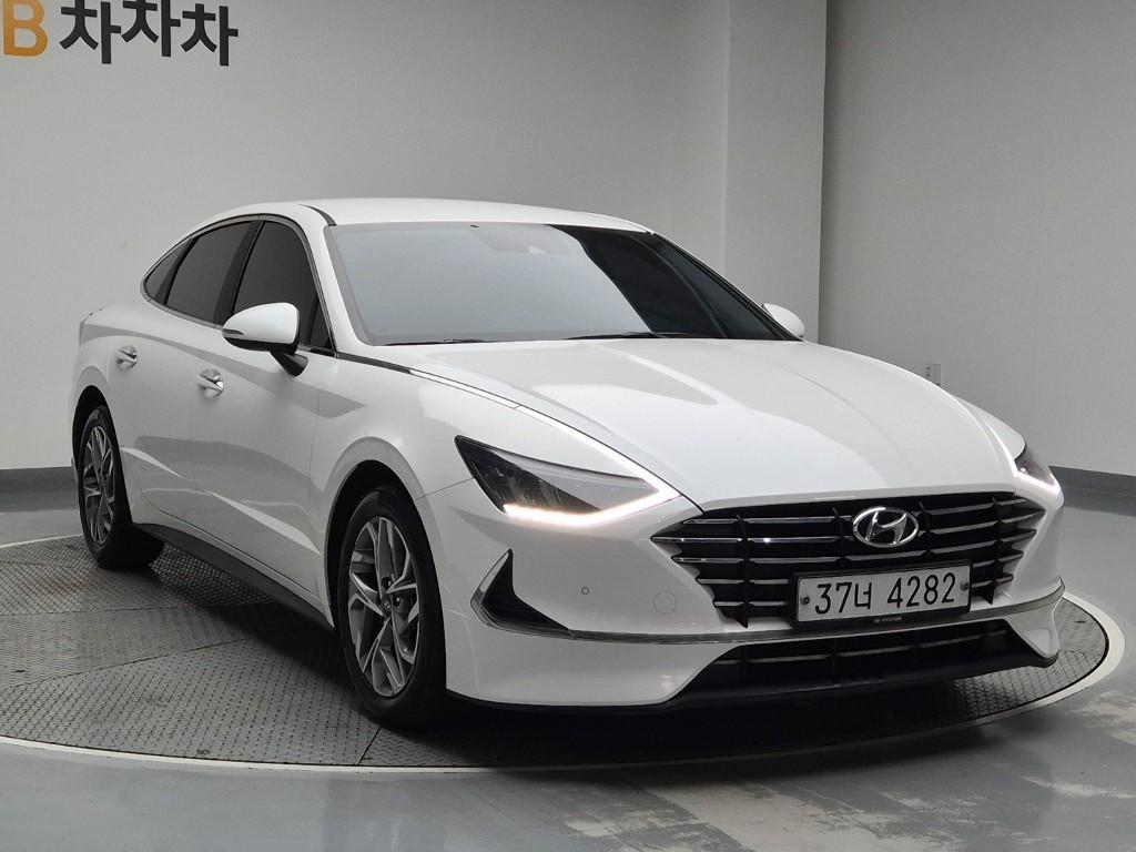 HYUNDAI Sonata - Vista 4