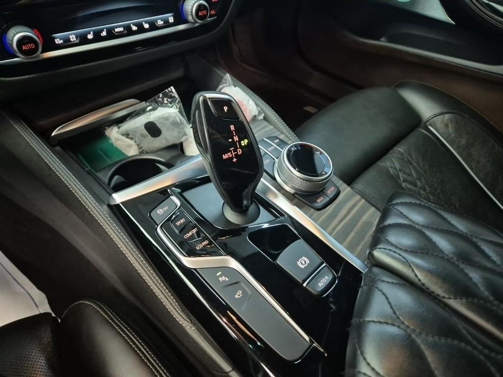 BMW 5 Series - Vista 8