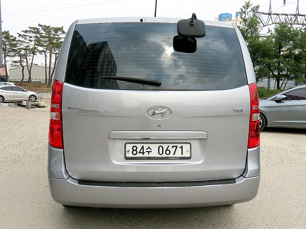 HYUNDAI Starex - Vista 4