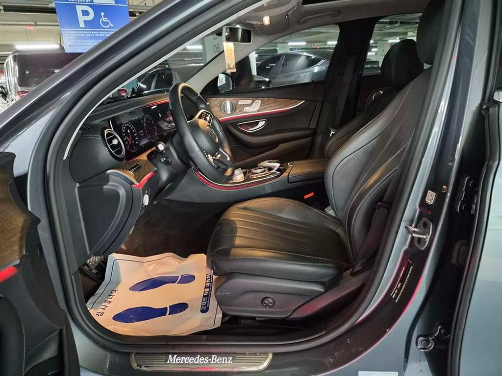 Mercedes Benz E class - Vista 6