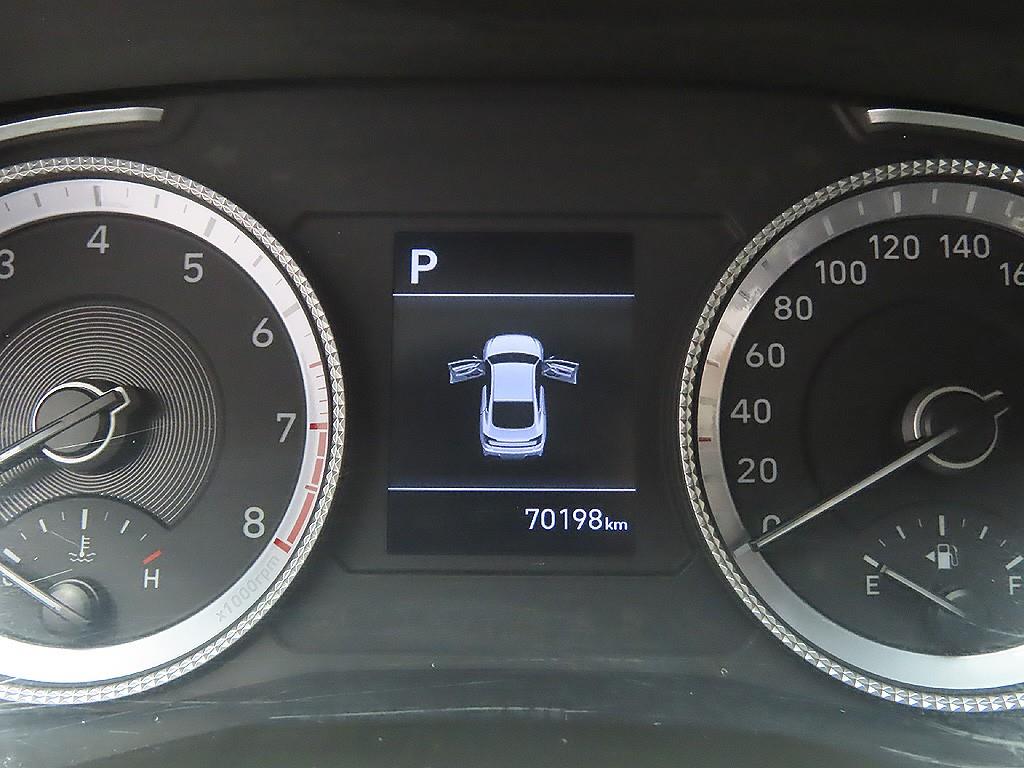 HYUNDAI Sonata - Vista 11