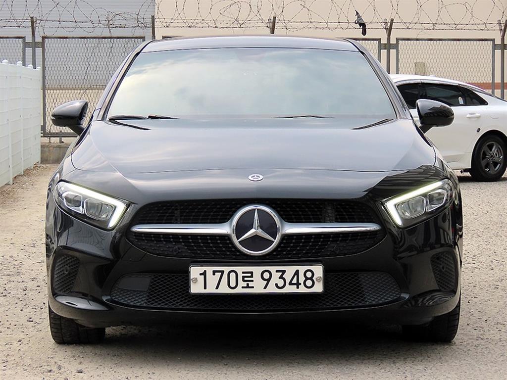 Mercedes Benz A Class 2020 Negro - Importación desde Corea - HF Imports Iquique - Foto 1