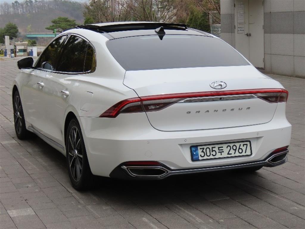 HYUNDAI Grandeur - Vista 7