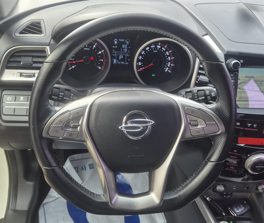 Ssangyong Tivoli - Vista 9