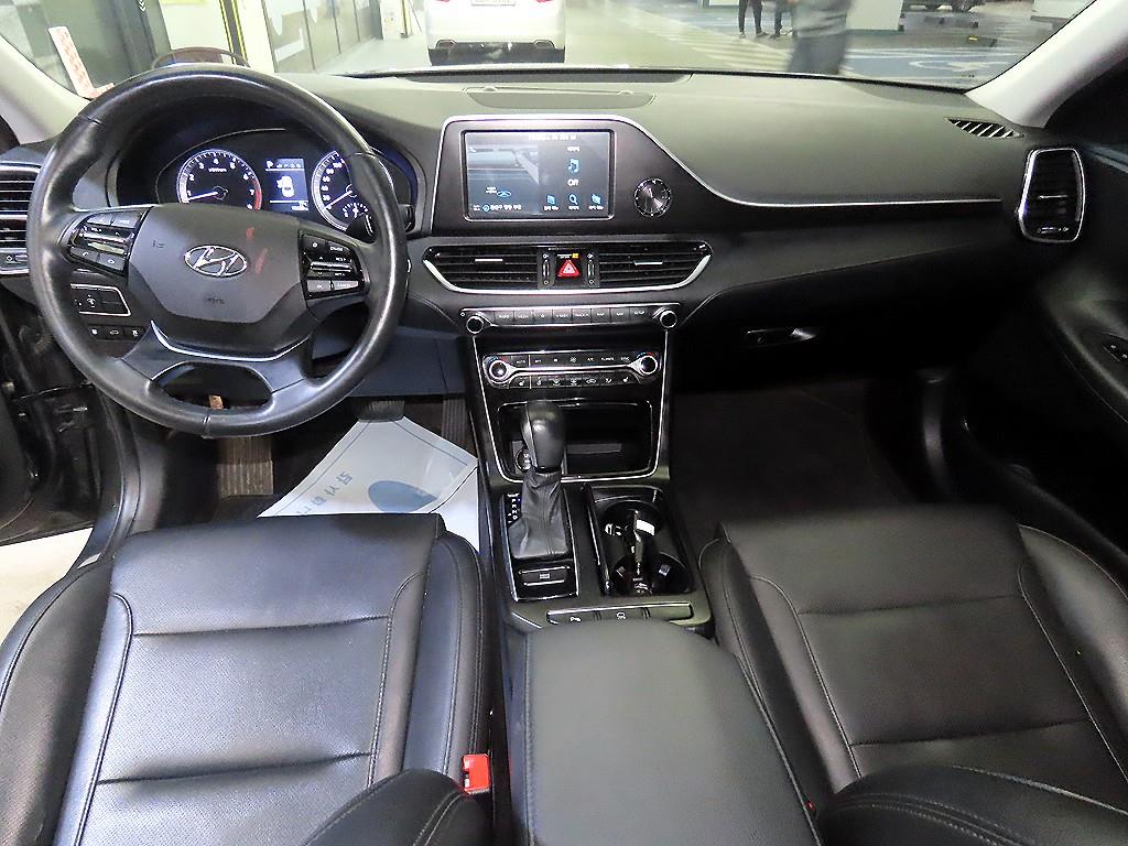 HYUNDAI Grandeur - Vista 10