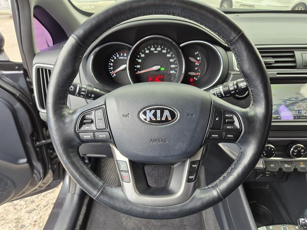 KIA Pride - Vista 11