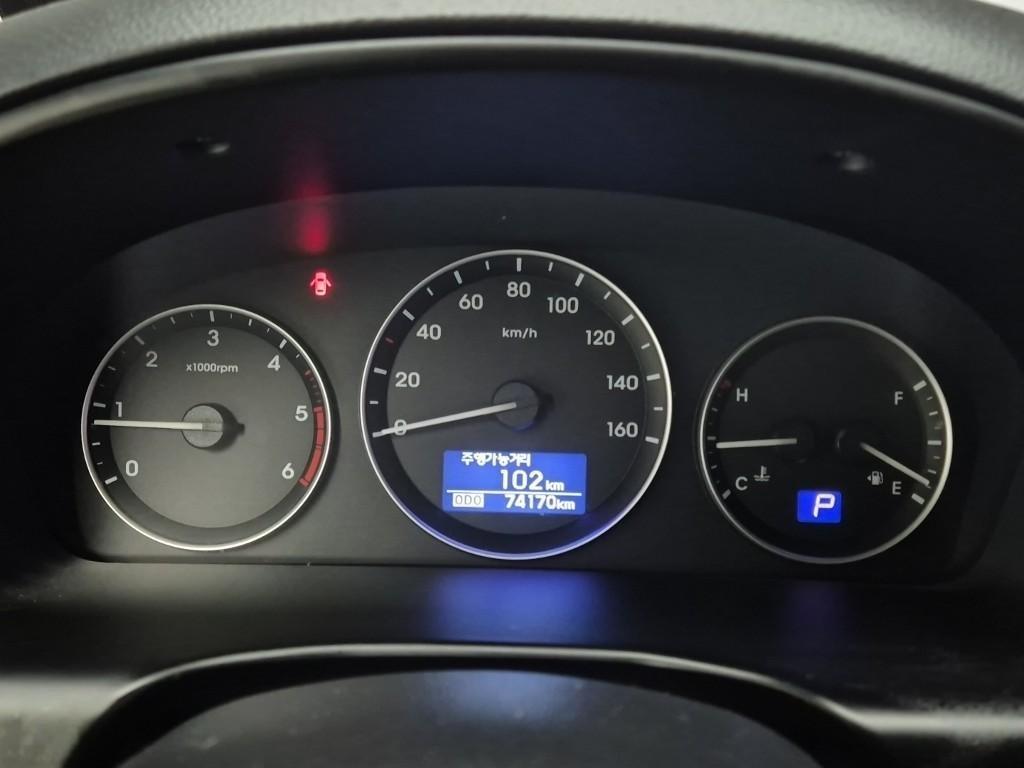 HYUNDAI Starex - Vista 8