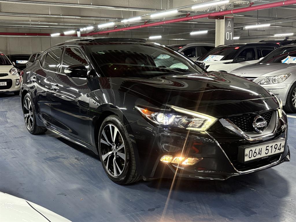 Nissan Maxima - Vista 5