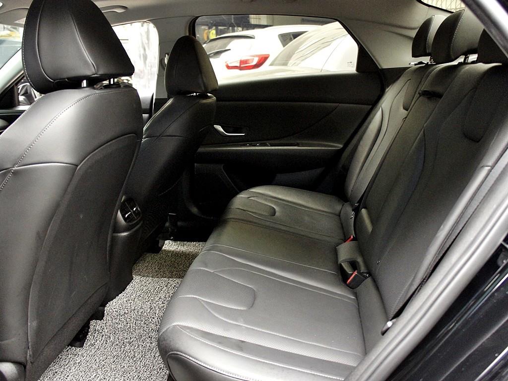 HYUNDAI Avante - Vista 11