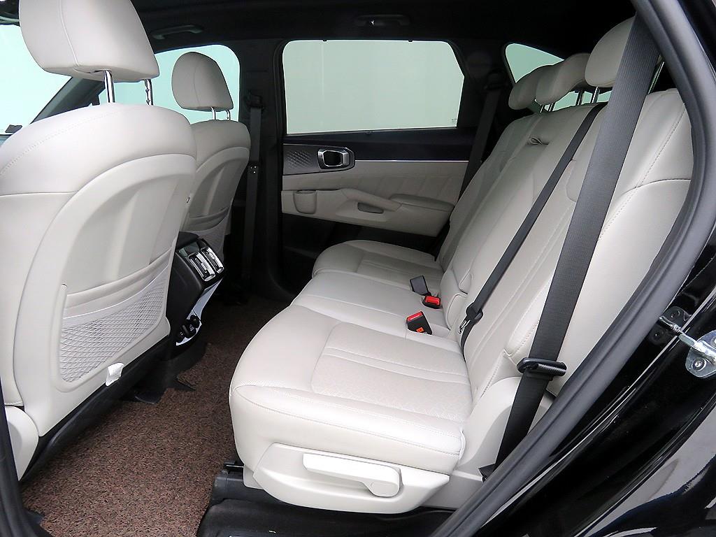KIA Sorento - Vista 8