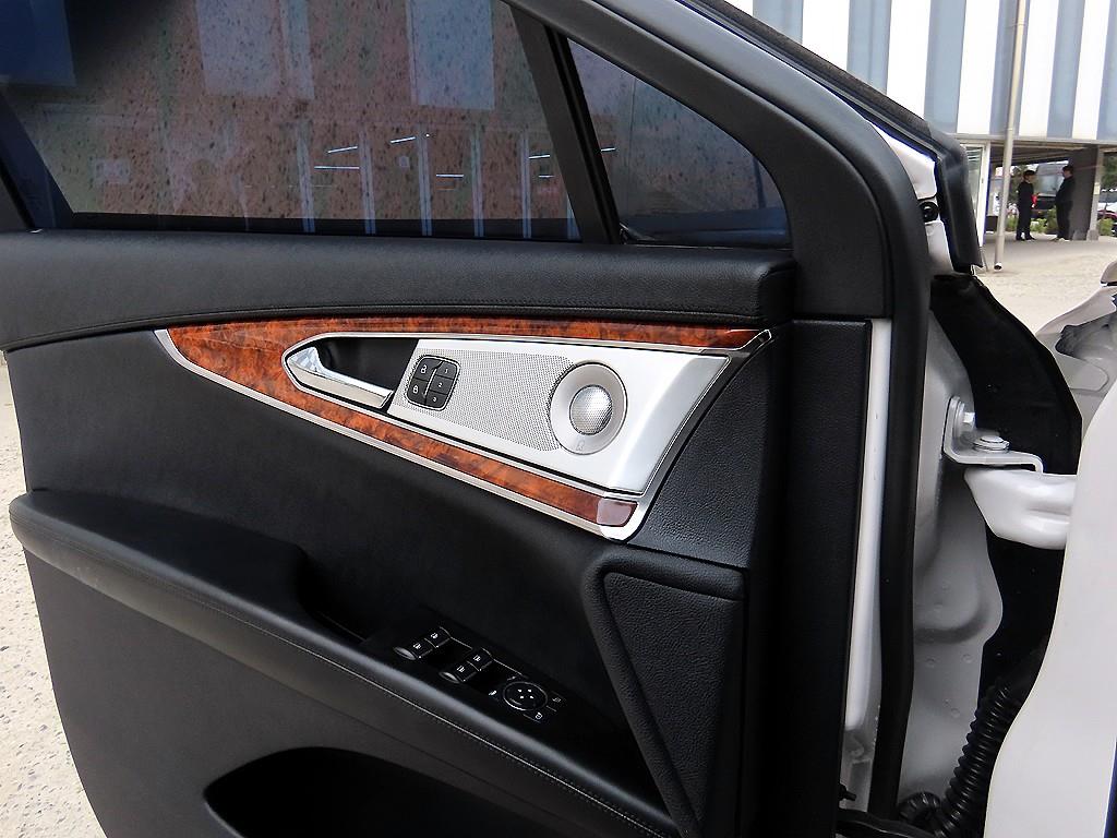 Lincoln Nautilus - Vista 11