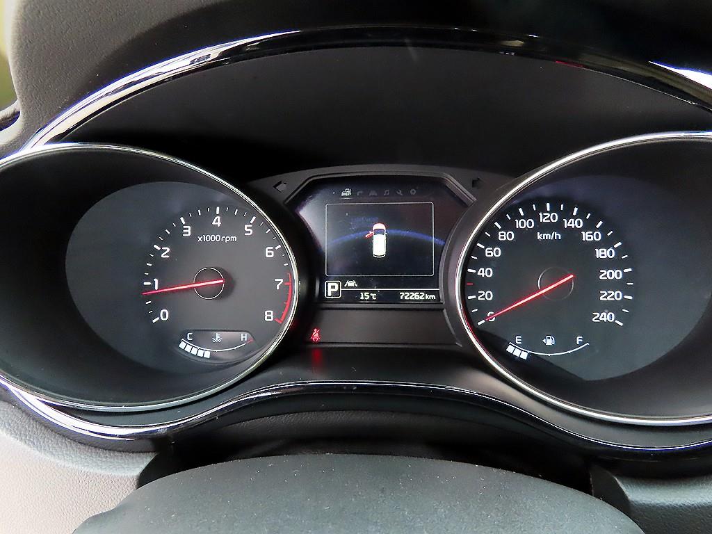 KIA Carnival - Vista 10
