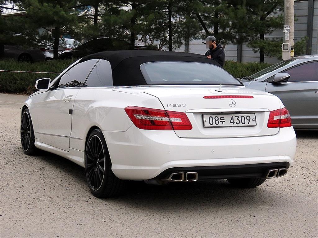 Mercedes Benz E class - Vista 3