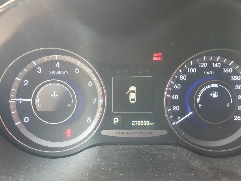 HYUNDAI Grandeur - Vista 11