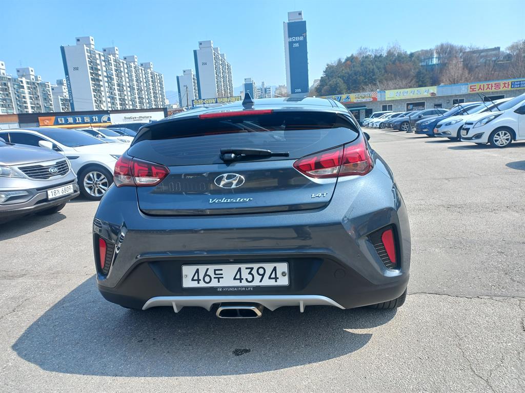 HYUNDAI Veloster - Vista 5