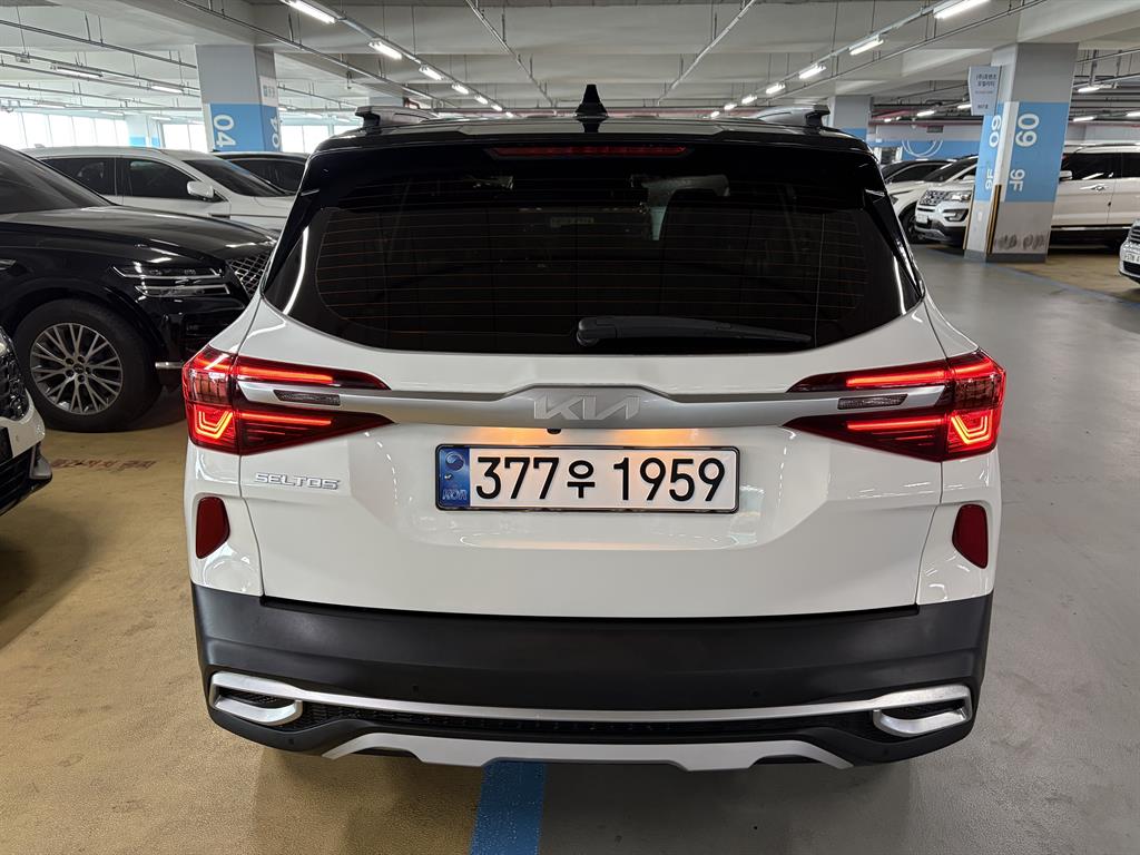 KIA Seltos - Vista 5