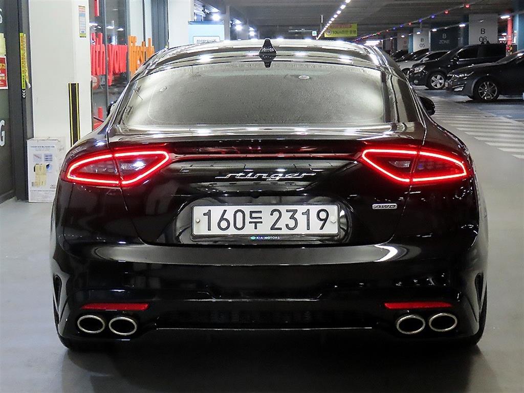 KIA Stinger - Vista 5