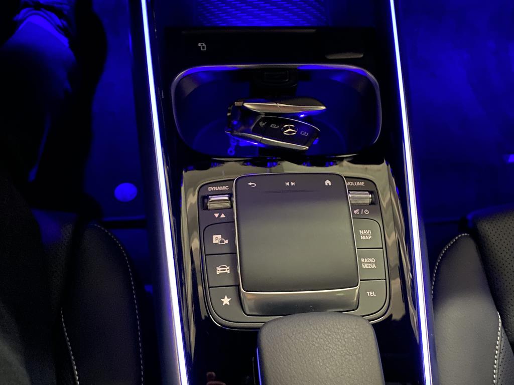 Mercedes Benz EQA - Vista 10