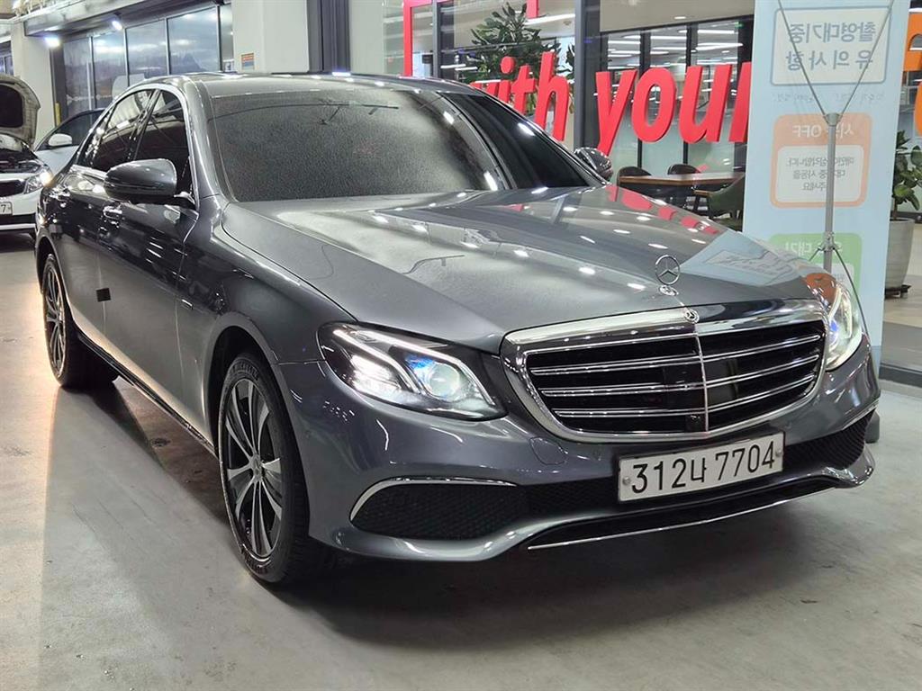 Mercedes Benz E class 2020 Gris - Importación desde Corea - HF Imports Iquique - Foto 1