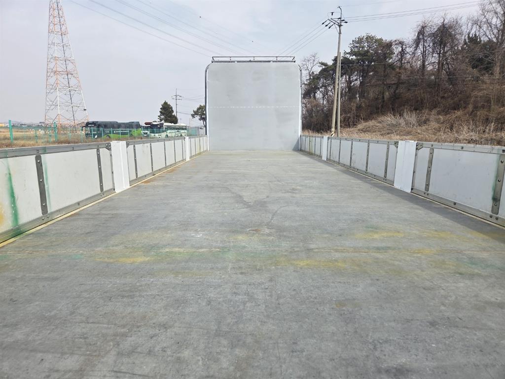 medium and large cargo Cargo - Vista 9