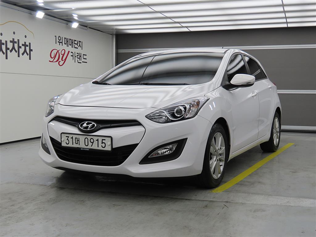 HYUNDAI i30 2014 Blanco - Importación desde Corea - HF Imports Iquique - Foto 1