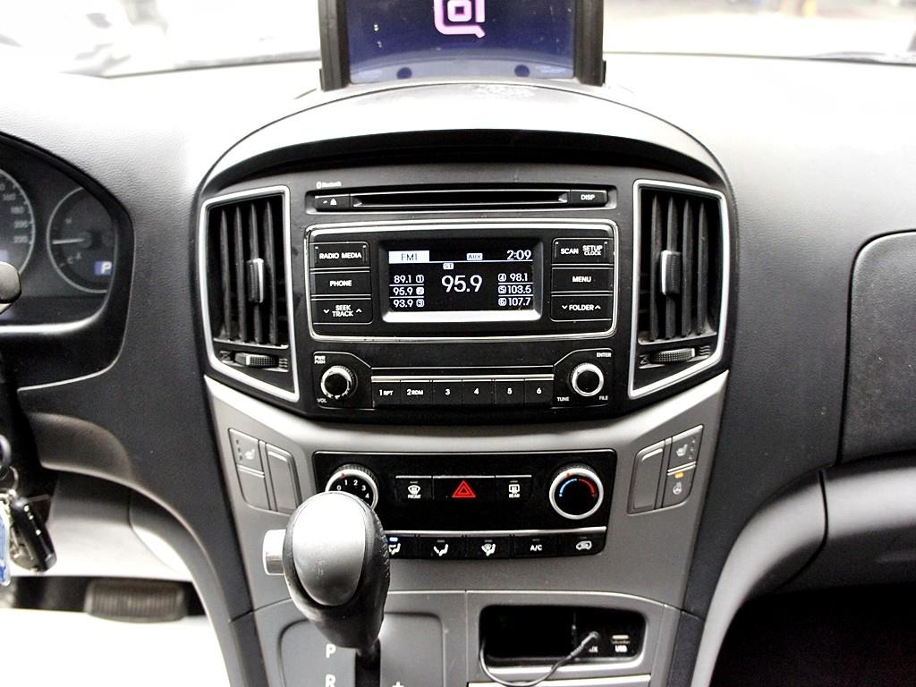 HYUNDAI Starex 2018 Gris - Importación desde Corea - HF Imports Iquique - Foto 10