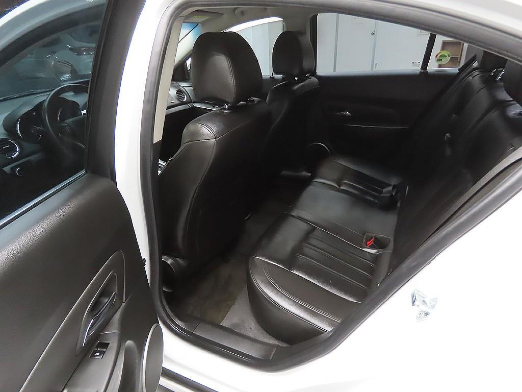 Chevrolet Cruise 2011 Blanco - Importación desde Corea - HF Imports Iquique - Foto 8