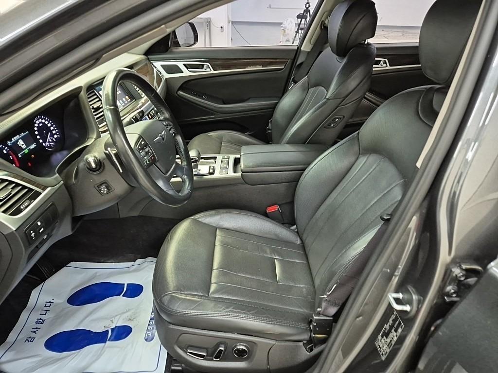 Genesis G80 - Vista 10