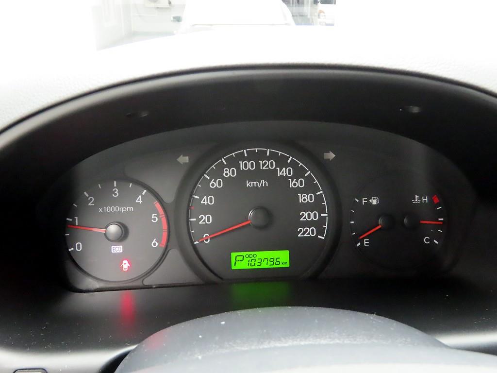 HYUNDAI Starex - Vista 6