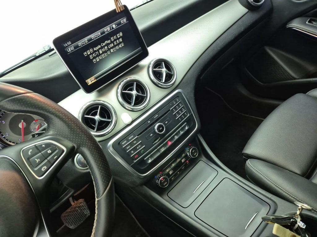 Mercedes Benz GLA Class - Vista 10