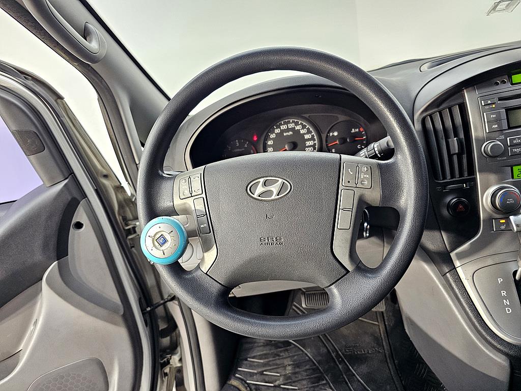 HYUNDAI Starex - Vista 11