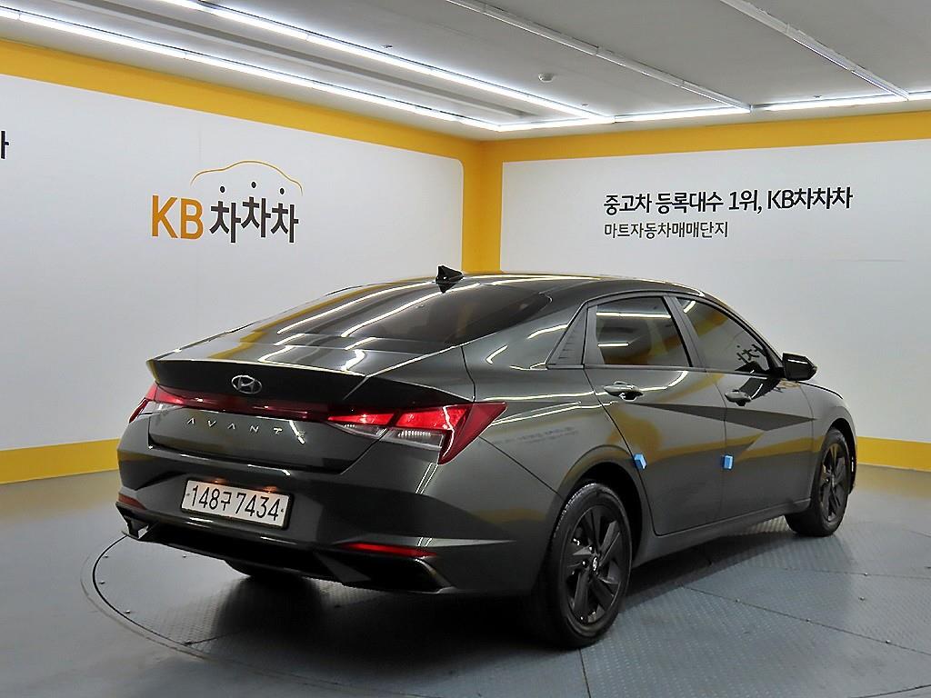 HYUNDAI Avante - Vista 4