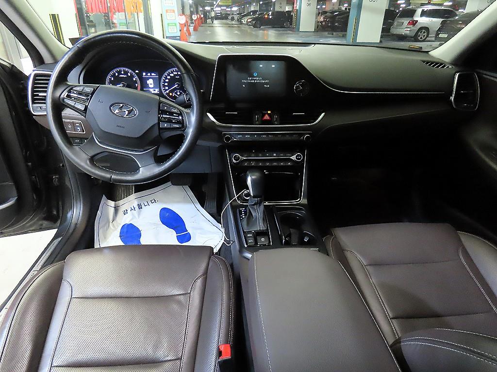 HYUNDAI Grandeur - Vista 10