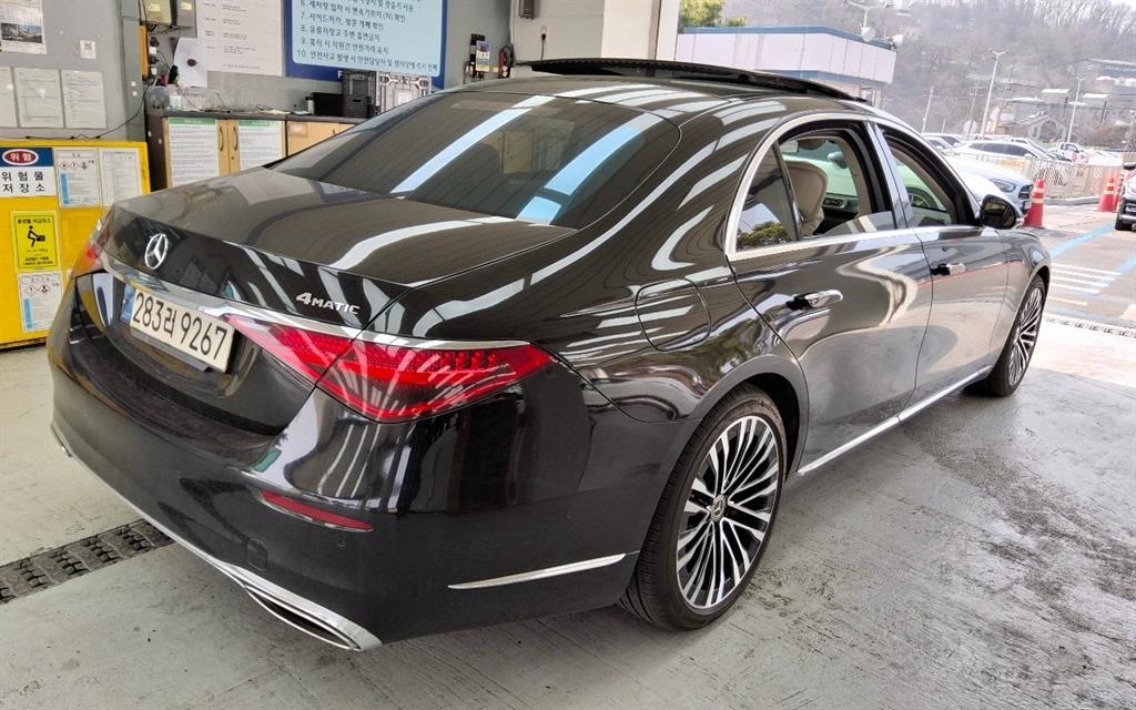 Mercedes Benz S Class - Vista 5