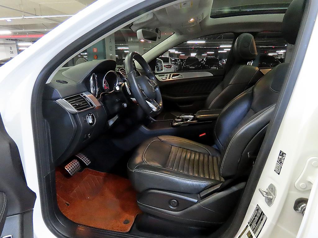 Mercedes Benz GLE Class - Vista 6