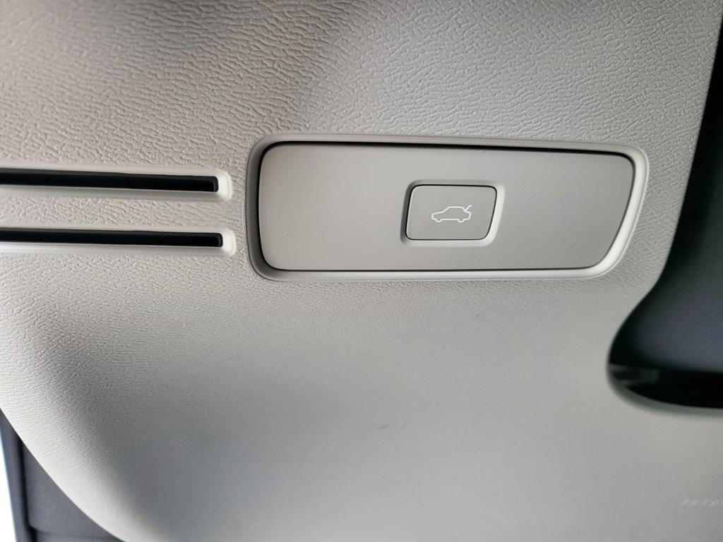 Volvo XC40 2025 Blanco - Importación desde Corea - HF Imports Iquique - Foto 16