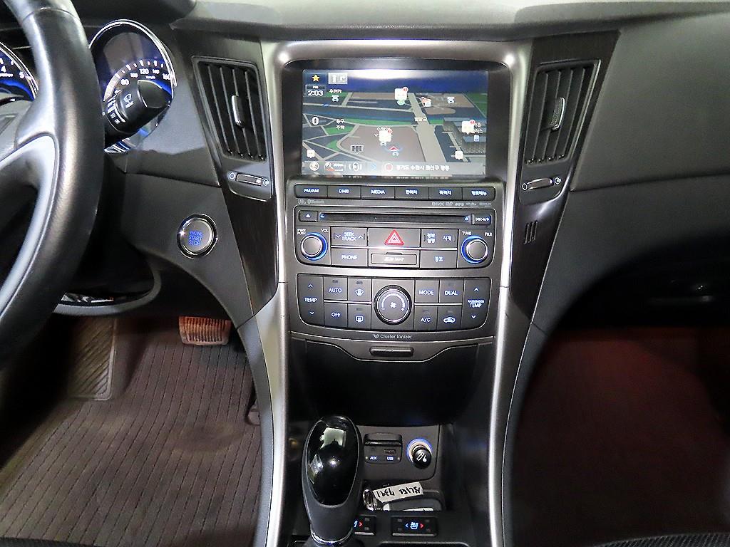 HYUNDAI Sonata - Vista 11