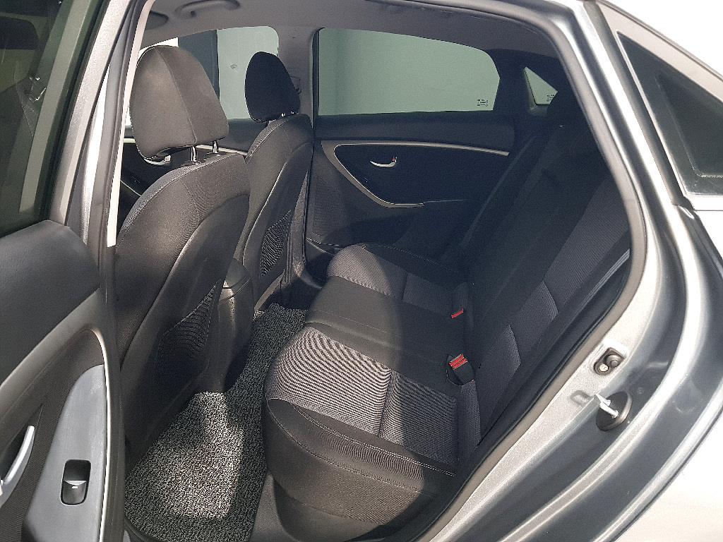 HYUNDAI i30 - Vista 9