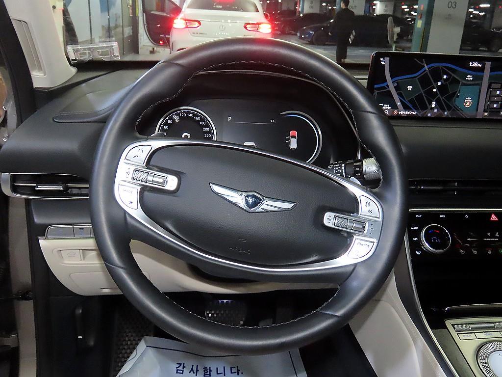 Genesis GV80 - Vista 8