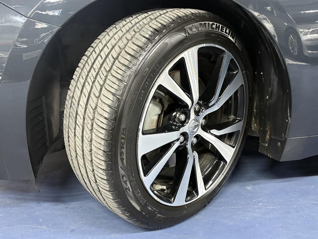 Nissan Maxima - Vista 8