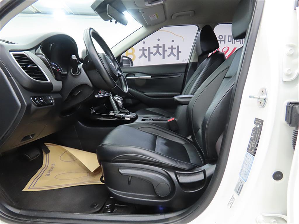 KIA Seltos - Vista 5