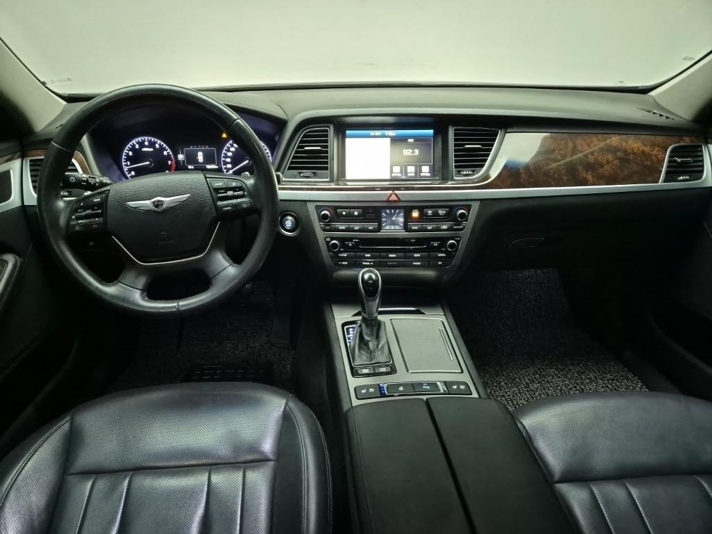 HYUNDAI Genesis - Vista 7