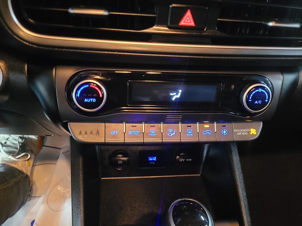 HYUNDAI Kona - Vista 10