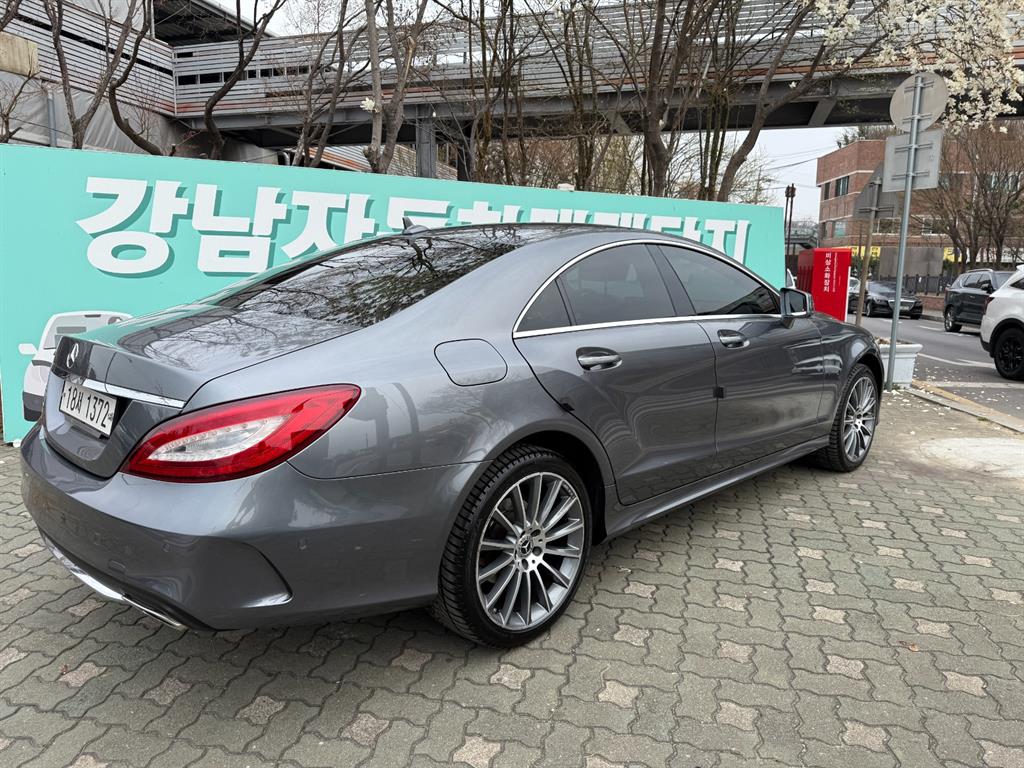 Mercedes Benz CLS Class - Vista 4